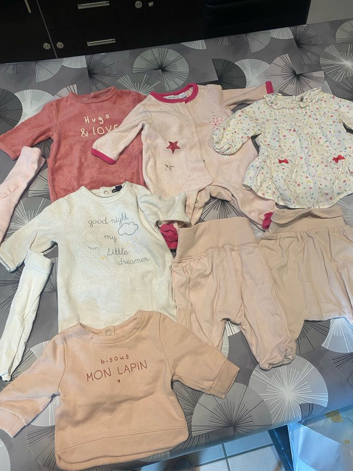 Lot 1 mois fille