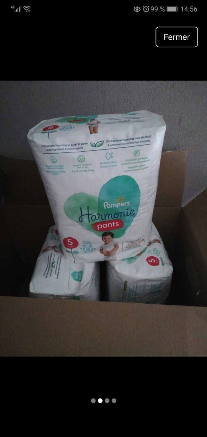 Lot de 60 couches neuves pampers