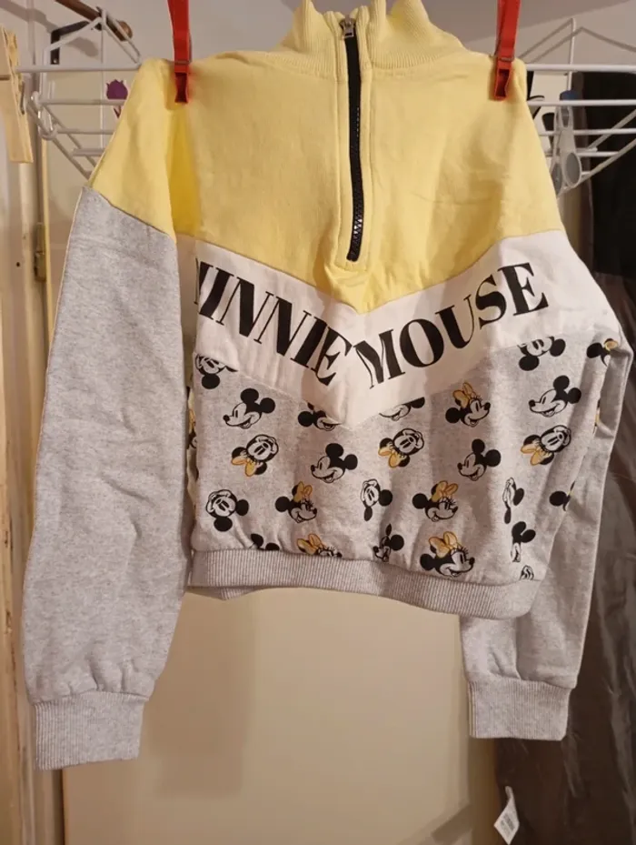 Sweat Minnie neuf taille 9/10 ans