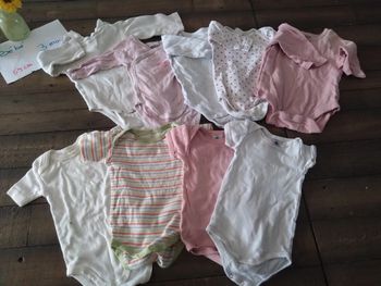 Lot de 9 bodies bébé 3 mois