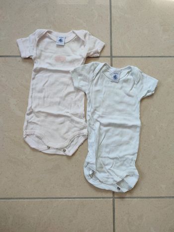 2 bodies manches courtes