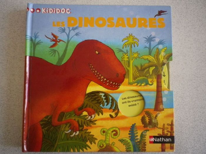 LES DINOSAURES