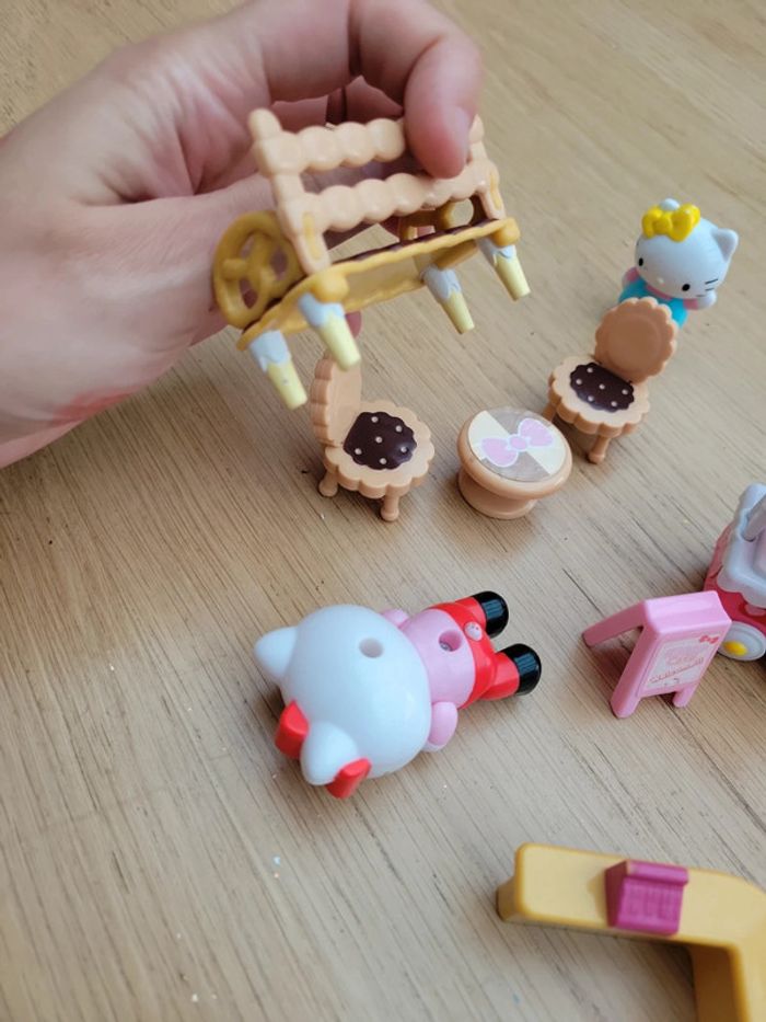 Gros lot hello kitty ribbon café terrasse personnage dont 1 articulé glacière boisson - photo numéro 9