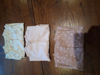 Lot de 3 pyjamas à manches longues et ouverture par devant de marque C&A