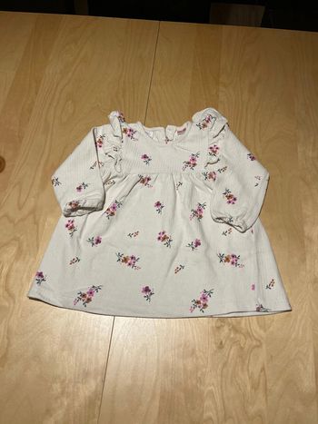 Robe beige fleurie Zara