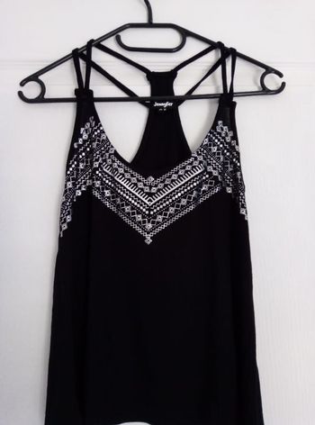 Débardeur noir et motif argenté