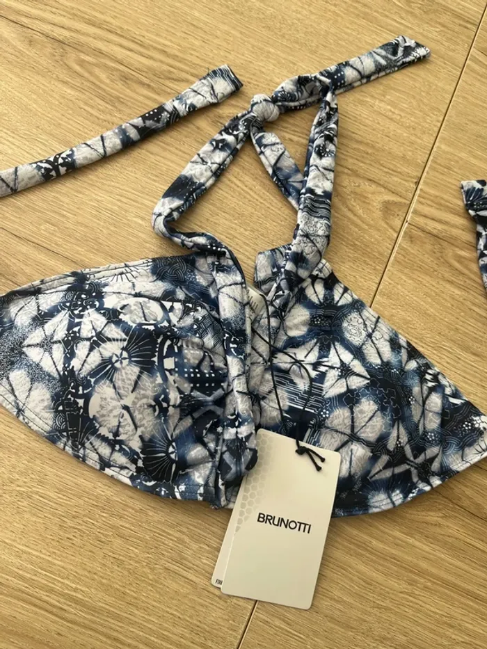 Haut de maillot de bain femme triangle Brunotti taille 42 bonnet B neuf avec étiquette - photo numéro 2