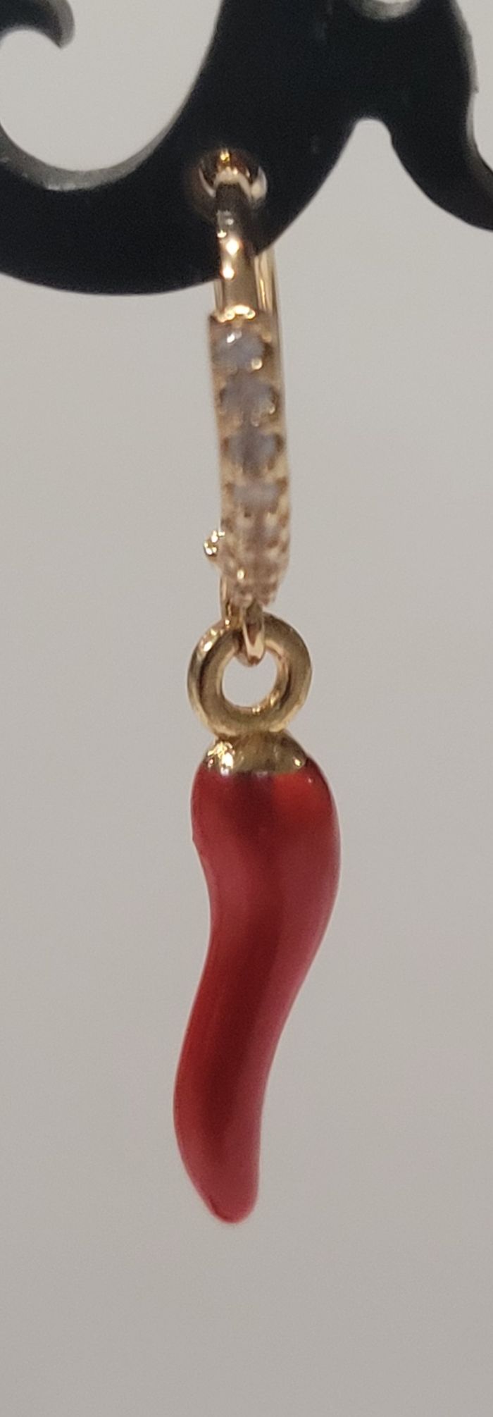 BOUCLES D'OREILLES CREOLES PIMENT ROUGE ! NEUF ! - photo numéro 2