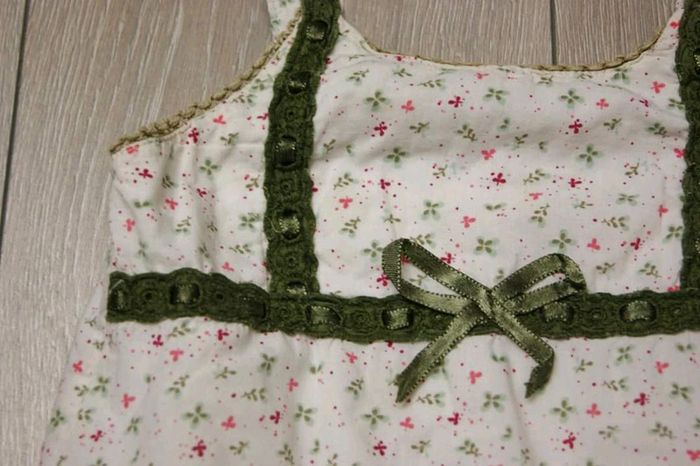 Robe crème et vert.4 ans fille. Marque Kmg Island - photo numéro 2