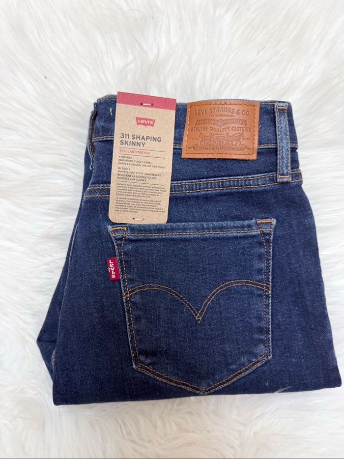Jean Levi’s 311 Shaping Skinny – Taille W30 L32 – Bleu brut – Neuf avec étiquette - photo numéro 2