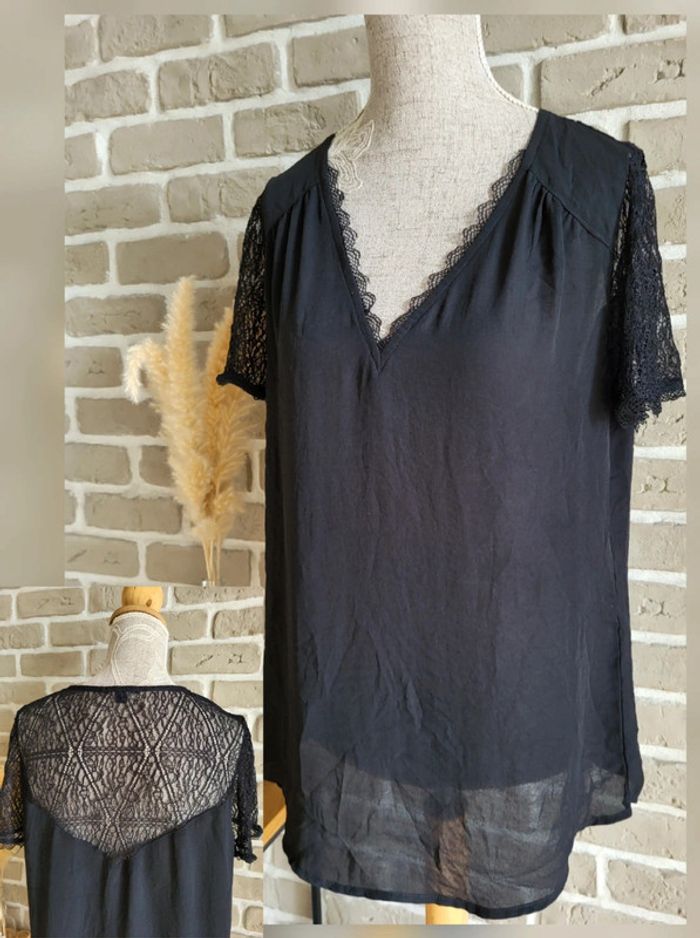 T-shirt noir à dentelle Kiabi