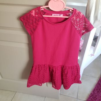 Robe en dentelle  taille  8 ans