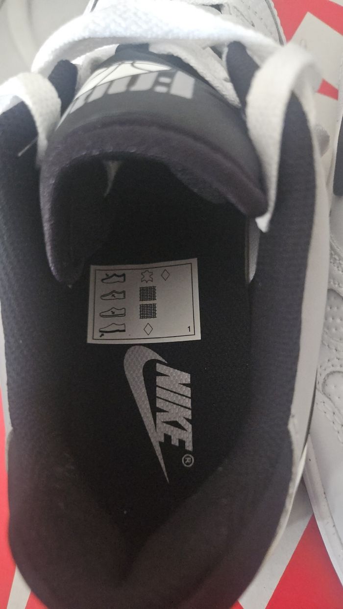 Basket nike authentique neuf - photo numéro 3