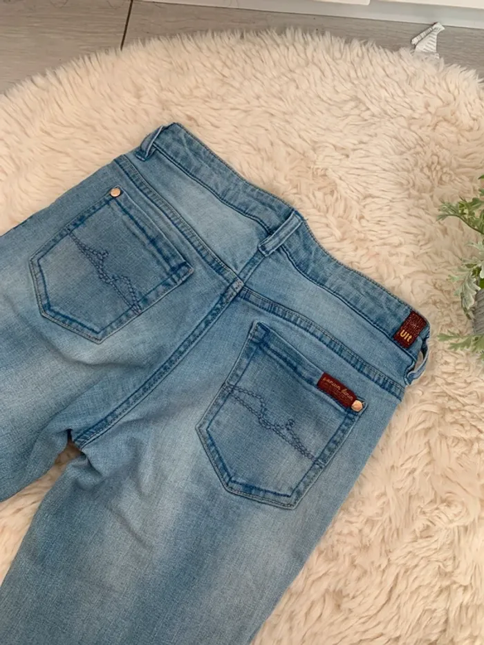 Jean skinny déchiré - photo numéro 3