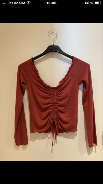 Top léger Bershka M beau décolleté comme neuf 