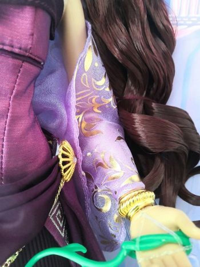Poupée édition limitée LE Megara Disney NEUVE - photo numéro 9