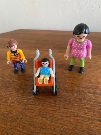 Femme enceinte et ses enfants Playmobil