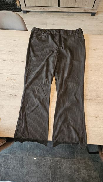 Pantalon à jambes larges, brun foncé avec fines lignes, Etam, 46