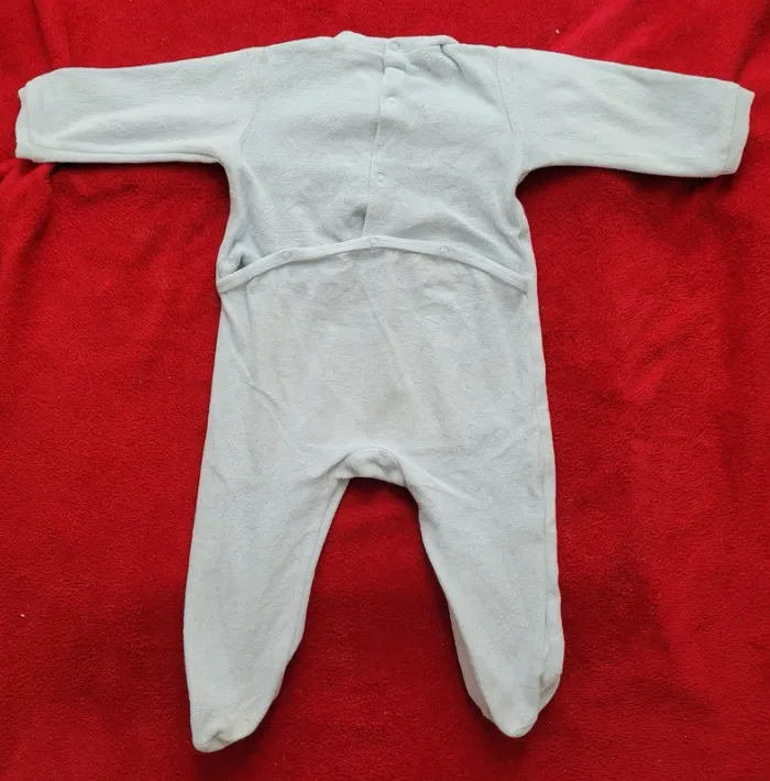 3 pyjamas - photo numéro 7