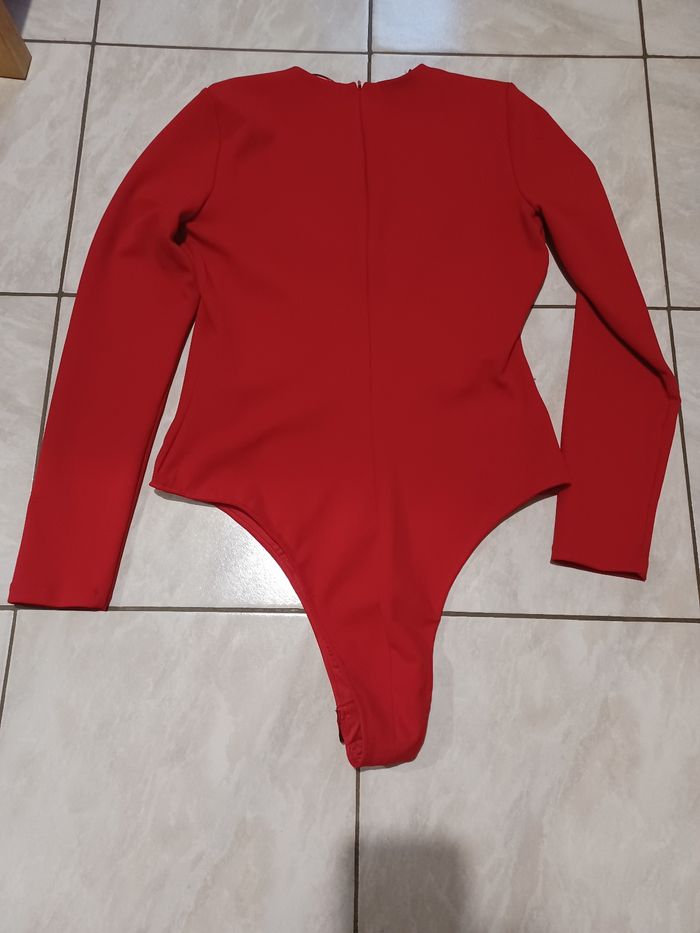 Body rouge manches longues Zara - photo numéro 2