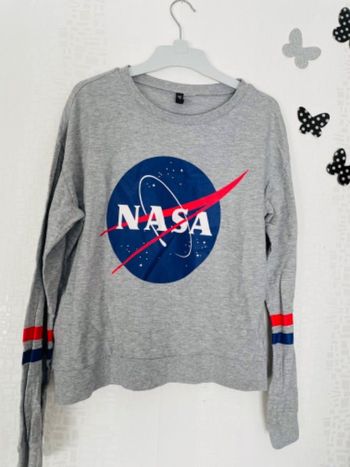 Sweat nasa taille 36 excellent etat