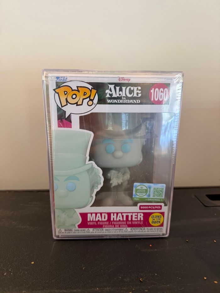 Funko Pop Mad Hatter #1060 (Glow in the Dark) Limitée 5000 pcs