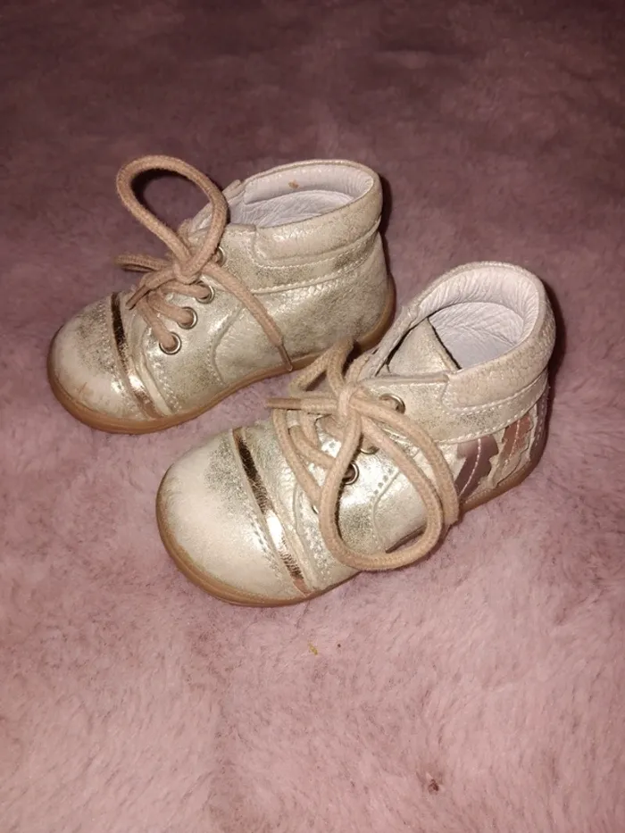 Chaussures taille 20
