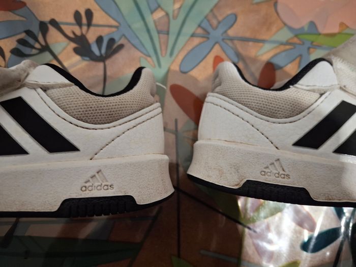 Baskets adidas taille 22 - photo numéro 7