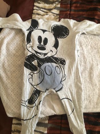 Lot 3 pyjamas leger 6/9 mois