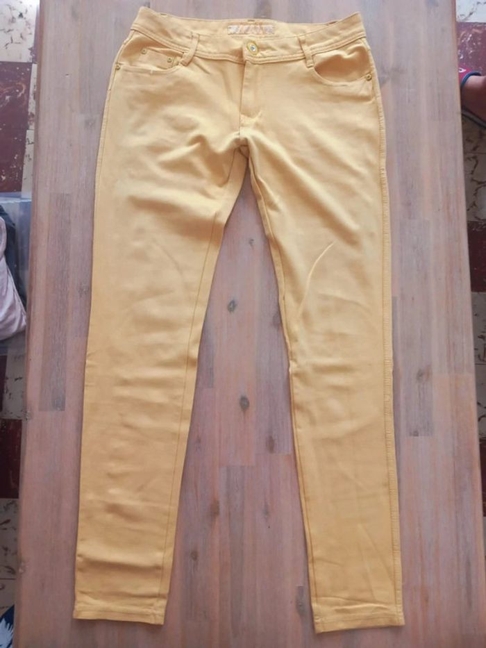 Pantalon slim jaune Na Na Na – Taille 40 – État correct
