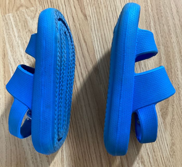 Sandales bleues - Pointure 24 / 25 - photo numéro 4