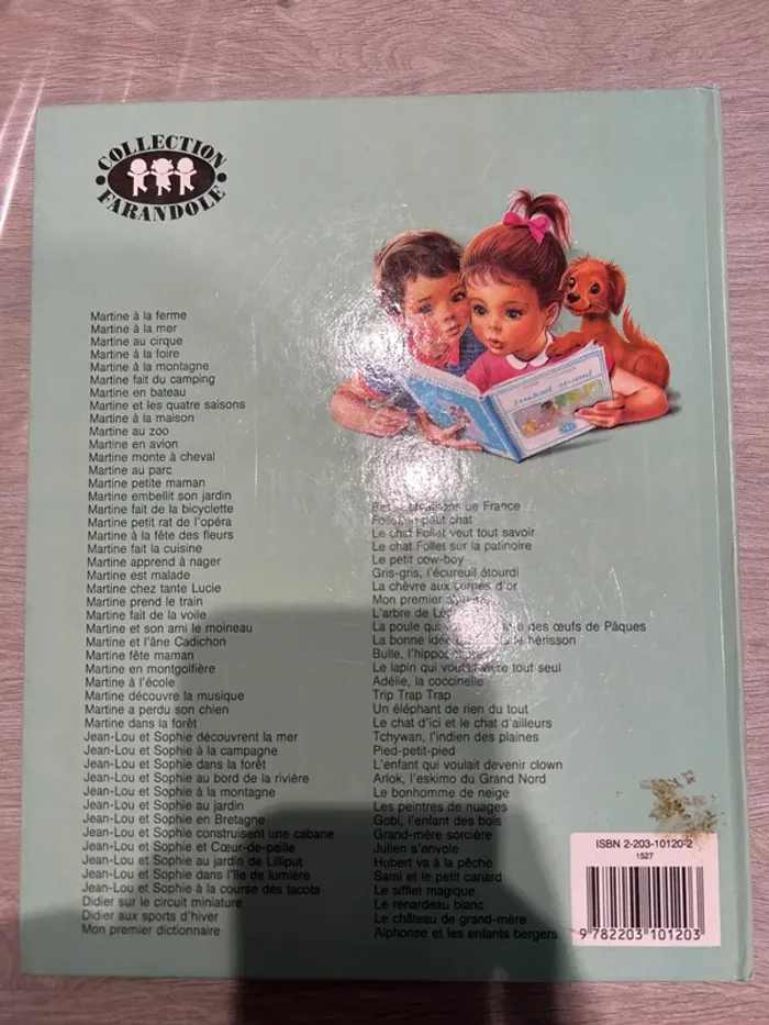 livre vintage "Martine embellit son jardin" - photo numéro 2