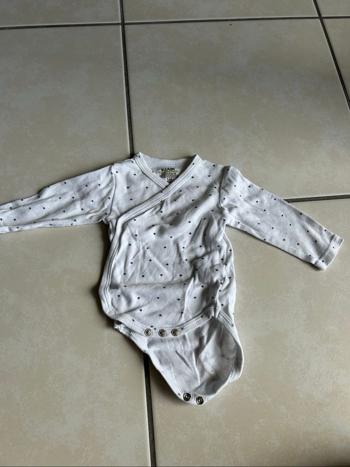 Lot bodies 1 mois - photo numéro 7
