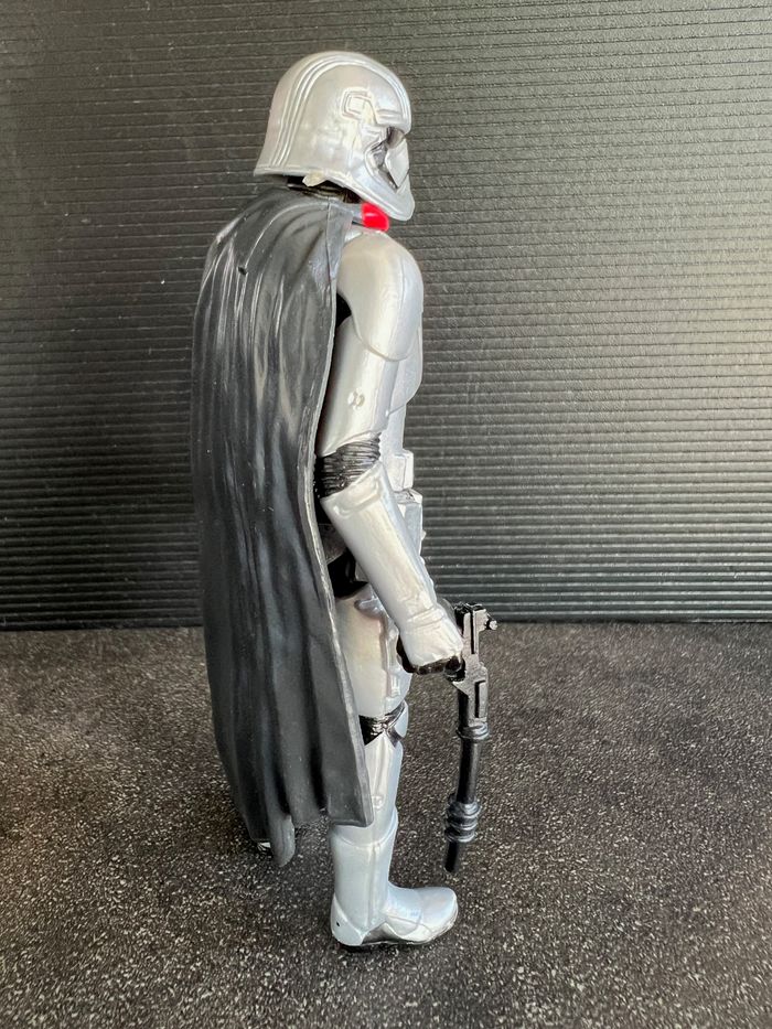 Capitaine Phasma Figurine Star Wars 11cm - photo numéro 7