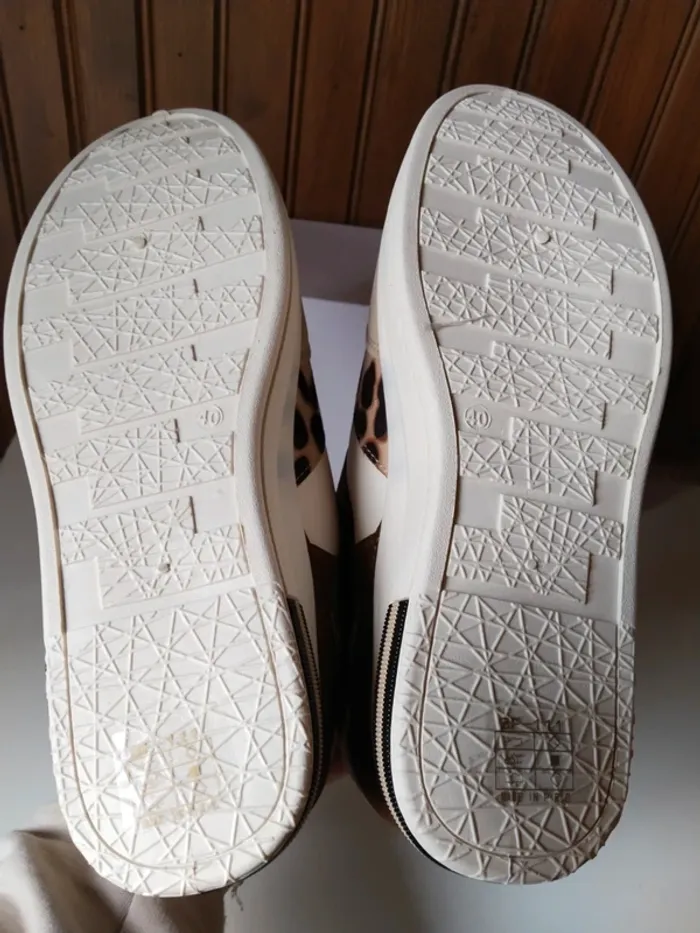 Magnifique paire de baskets compensées femme pointure 40 - photo numéro 8