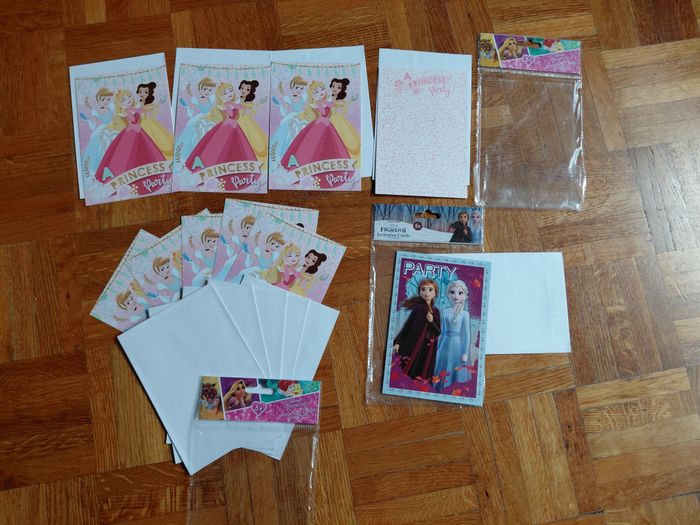 cartes invitation anniversaires princesses et reine des neiges