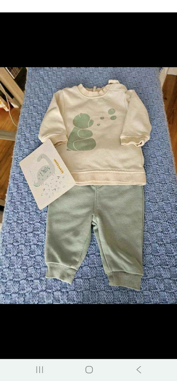 Lot gigoteuse et vêtements 3 mois - photo numéro 2