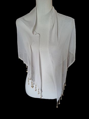 Châle blanc coquillages