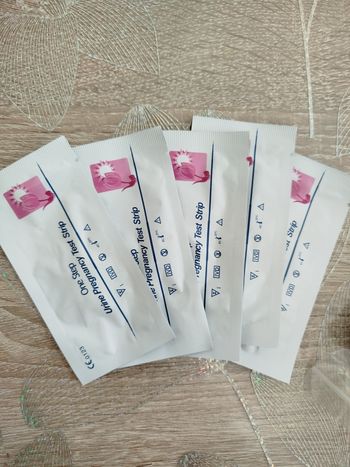 5 test de grossesse bandelette