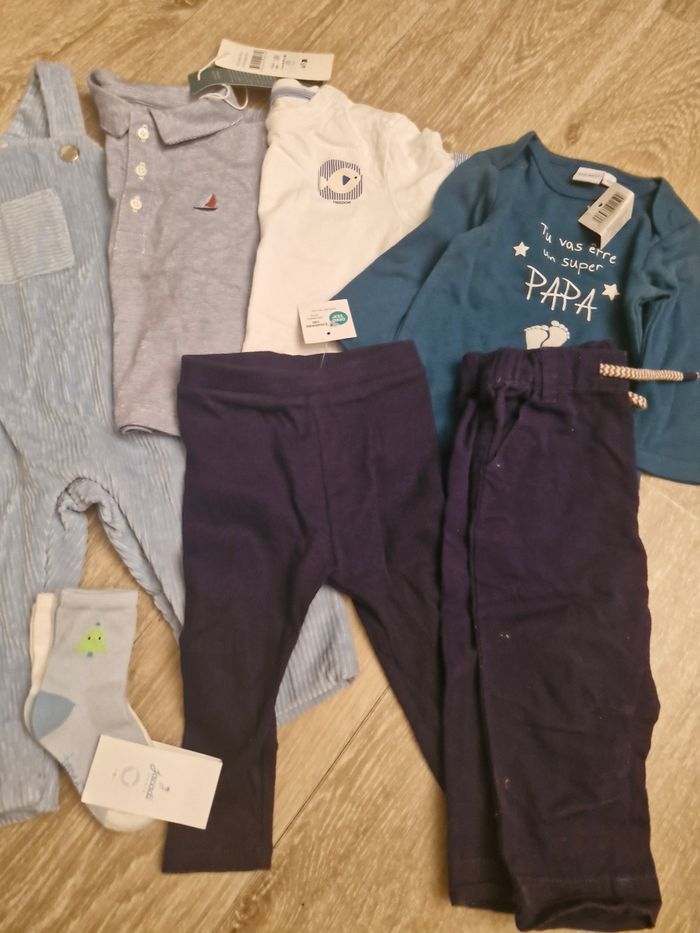 Lot vêtements 12 mois bébé - photo numéro 3