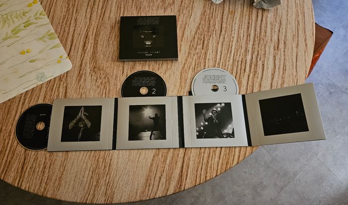 Album CD Johnny Hallyday "rester Vivant " - photo numéro 5