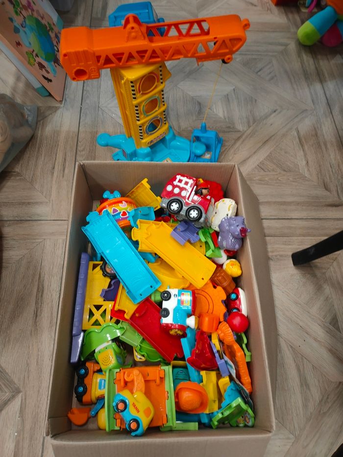 Gros lot tut tu bolides et animaux vtech