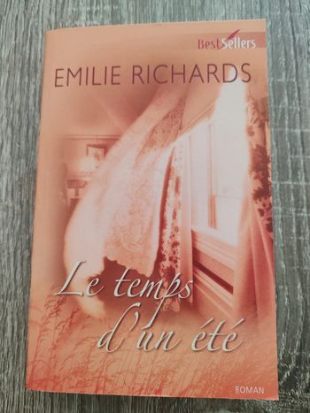 Emilie Richards 🌸 Le temps d'un été
