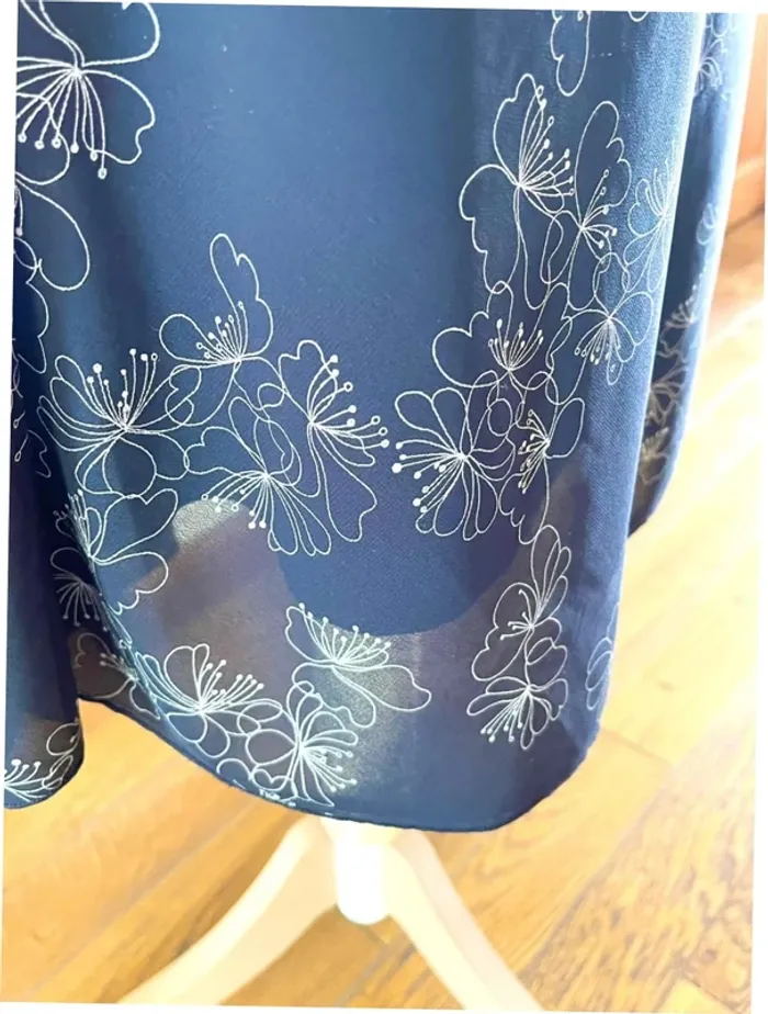 Sublime jupe fluide noir à léger motif fleur neuve H&M - photo numéro 11