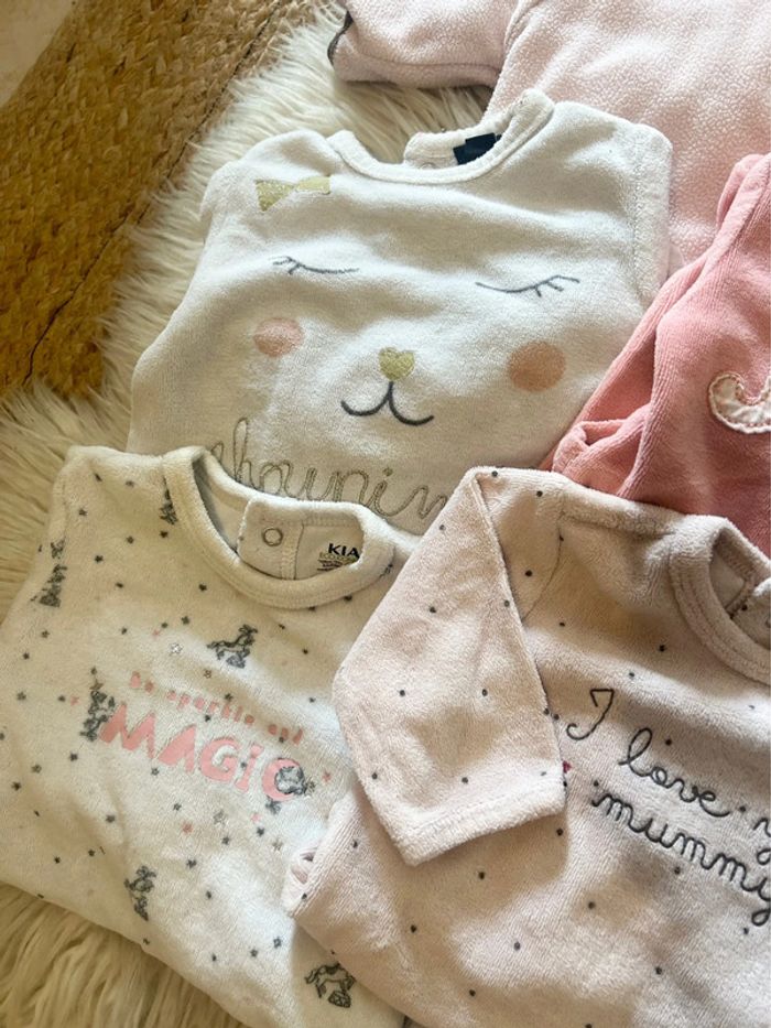 Fille 👧🏻 Lot 1 mois - 4 pyjamas + 1 gilet/veste en polaire - photo numéro 3