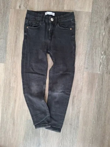 Jean noir zara 7 ans