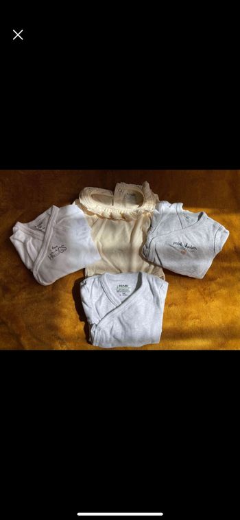 Lot de bodies 1mois
