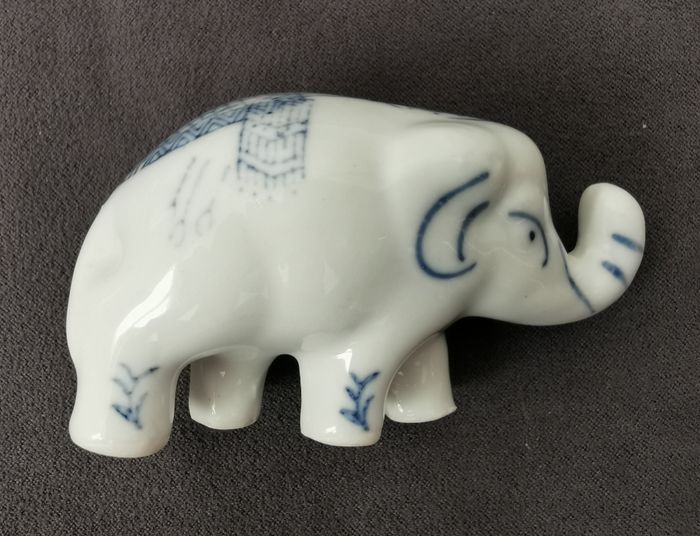 4 éléphants porcelaine bleus et blancs - photo numéro 8