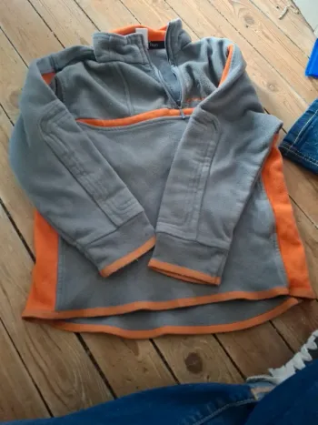 Pull taille 6 ans