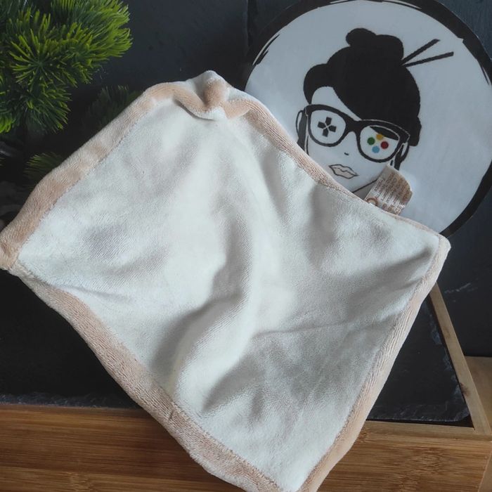 doudou baby nat beige blanc marron carré - photo numéro 2